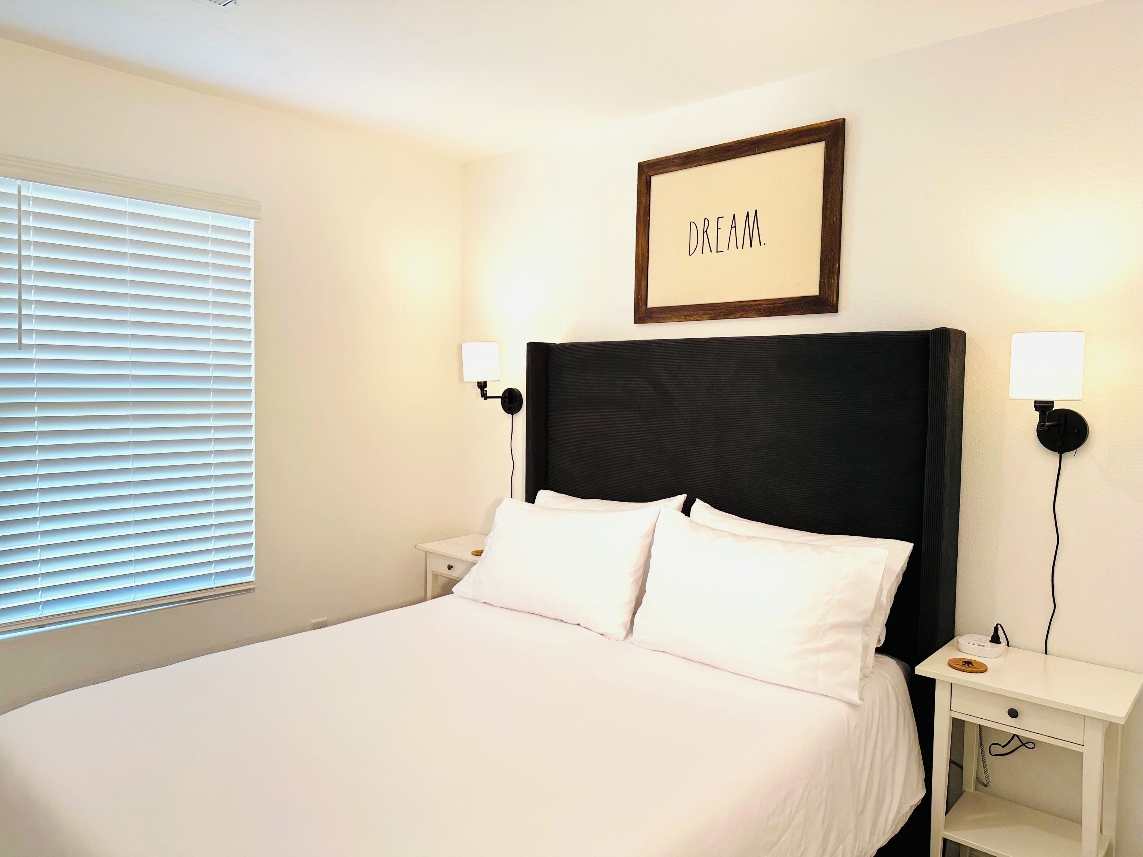 3 bedrooms, iron/ironing board, WiFi (free), bed sheets