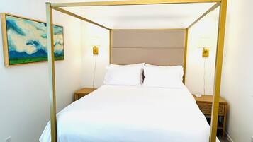 3 slaapkamers, een strijkplank/strijkijzer, gratis wifi, beddengoed