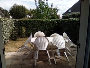 Outdoor dining - Cottage with garden and pool - 4 guests (Dives-sur-Mer)
