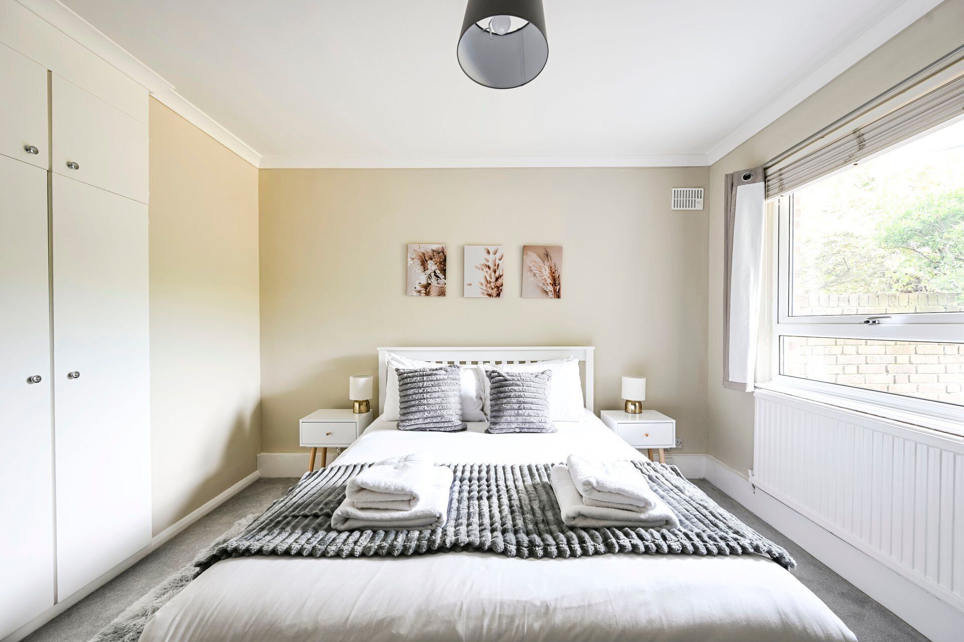 2 bedrooms, desk, free WiFi, bed sheets