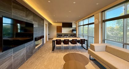 Luxury of doing nothing" surrounded by the sea and sky |Villa for rent with rooftop terrace Overlooking the sea from the rooftop, the facility is equipped with a dog run, allowing you to enjoy a luxurious time with your dog.