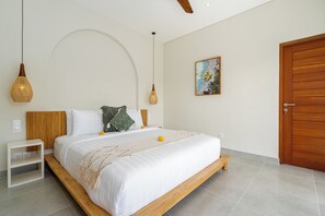 3 bedrooms, in-room safe, iron/ironing board, WiFi - Luxury 3BR Villa with Pool and Garden 5 min from Nuanu City and Nyanyi Beach (Tabanan)