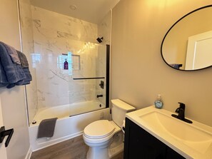 Soap - Beautiful Top Floor Apartment - Capitol Hill - Rooftop (Washington)