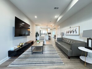 Living area - Beautiful Top Floor Apartment - Capitol Hill - Rooftop (Washington)