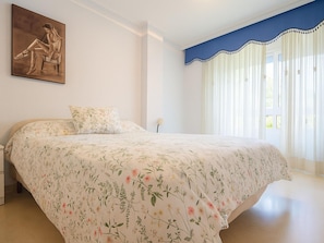 Free WiFi - Neptuno Apartment in Estepona, 3 bedrooms, air conditioning (Estepona)