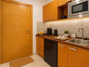 Fridge, microwave, coffee/tea maker, toaster - Beachfront Studio in Estepona, sleeps 4, with air conditioning (Estepona)