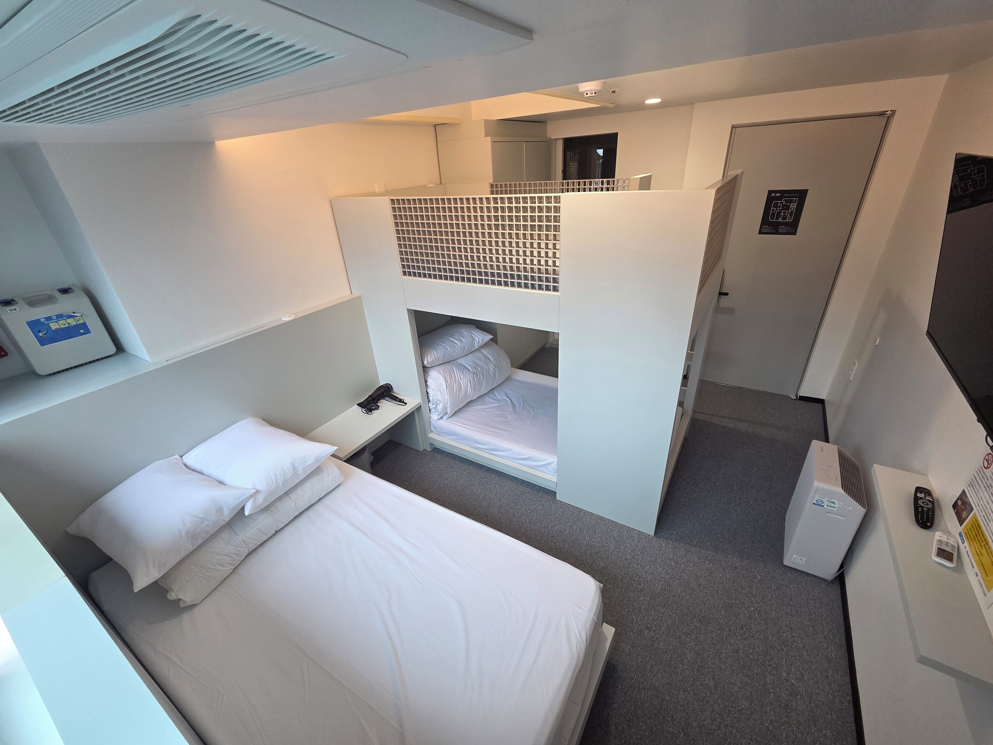 Triple Room | Down duvets, free WiFi, individually furnished