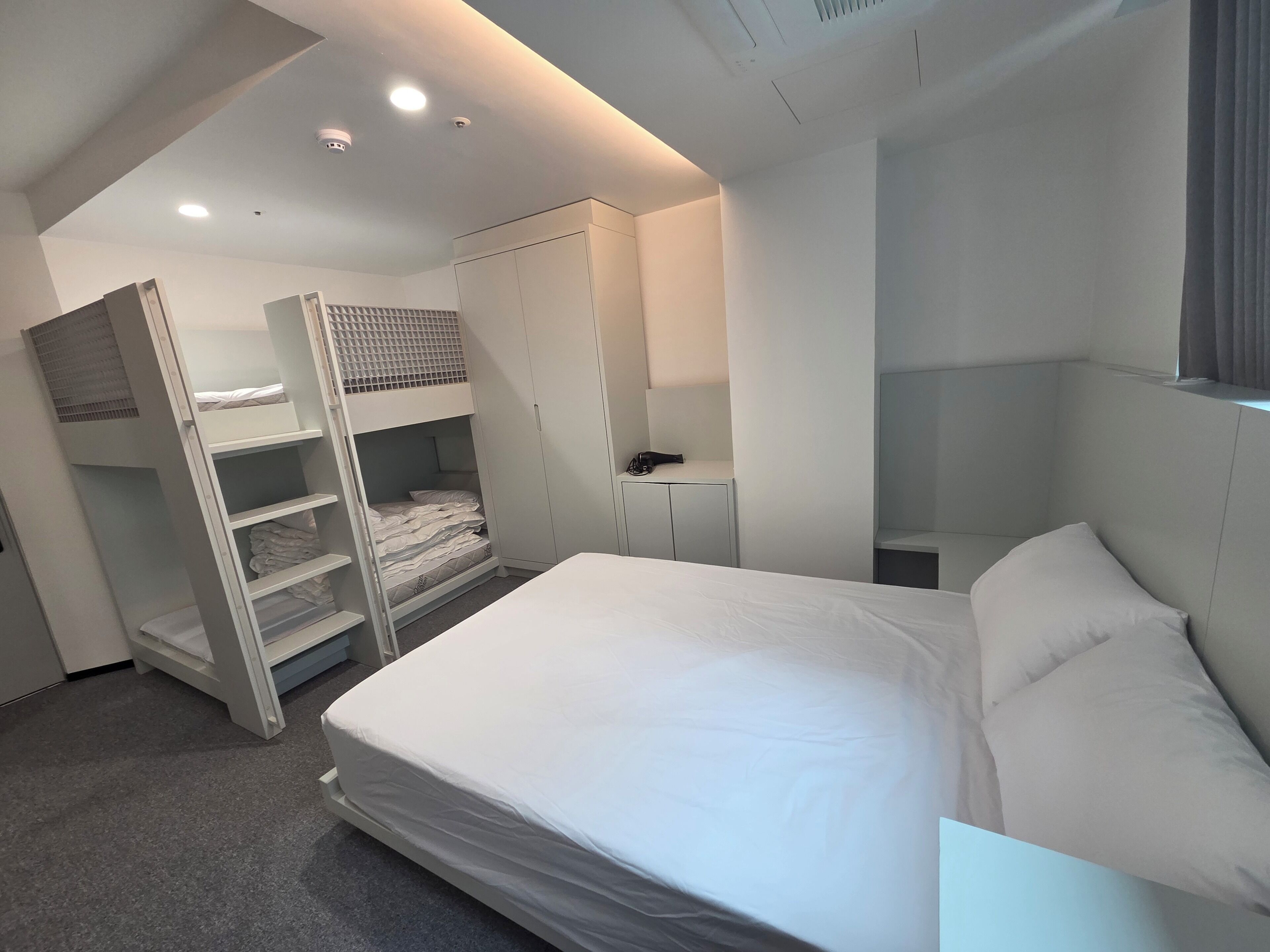 Standard Quadruple Room | Down duvets, free WiFi, individually furnished