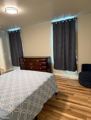 2 bedrooms, WiFi, bed sheets - Newly completed 2-bedroom apartment in downtown Valdez (Valdez)