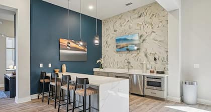 Charming 2-bedroom apartment with AC in fabulous Knoxville also pet-friendly