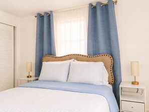 2 quartos, acesso à internet, roupa de cama