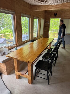 Dining - Treehouse Vibe Cottage 75 yards from Newfound Lake. Beach & Dock & Deck Sleeps 8 (Bristol)