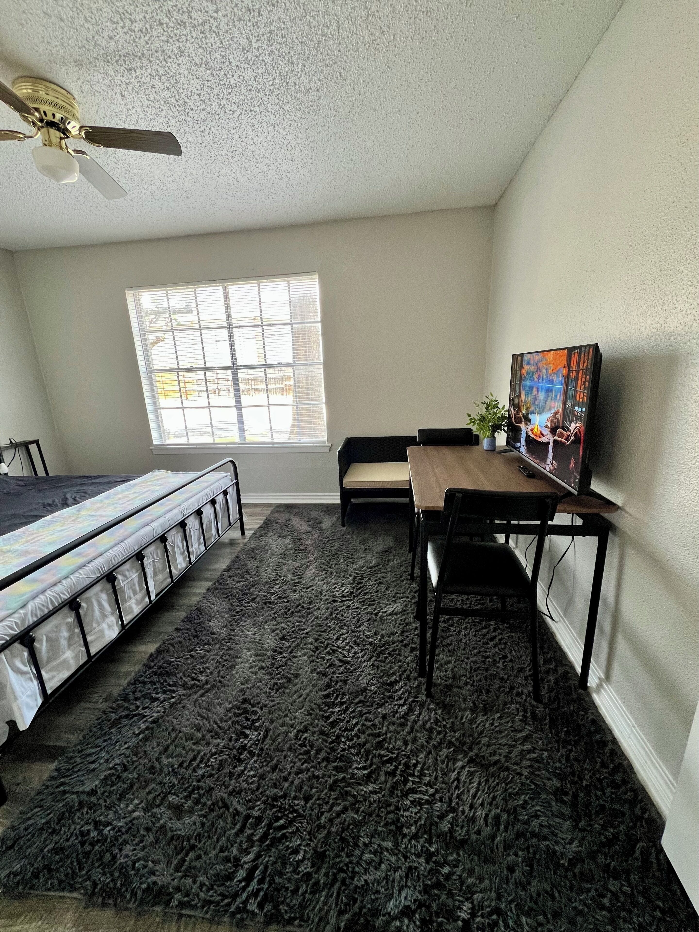 1 bedroom, desk, free WiFi, bed sheets