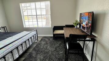 1 bedroom, desk, free WiFi, bed sheets