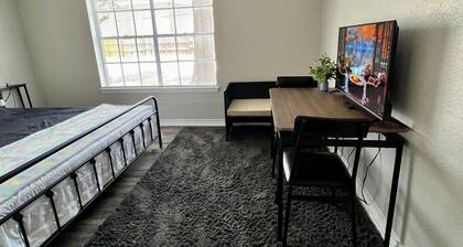 Westchase private room with private bathroom plus kitchen, gated community