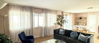 Beautiful 5 bed 3 bath home with AC and Wifi