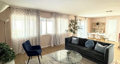 Beautiful 5 bed 3 bath home with AC and Wifi