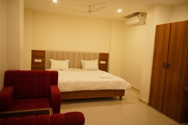 Hotel The Amrit - Jabalpur