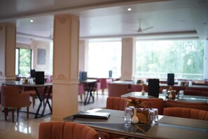 Dining - Hotel The Amrit (Jabalpur)