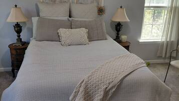 4 bedrooms, iron/ironing board, WiFi