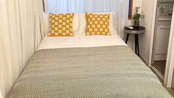 Quarto casal conforto | Wi-Fi de cortesia, roupa de cama