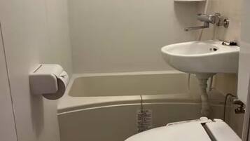 Quarto casal conforto | Banheiro | Produtos de toalete grátis, secador de cabelo, toalhas de banho, shampoo