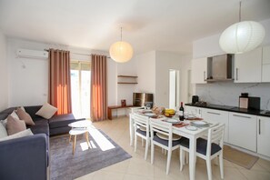 TV - Ellin Apartment, Vlore, Albania (Vlore)