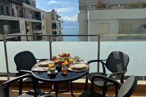 Outdoor dining - Lunara Apartment, Vlore, Albania (Vlore)
