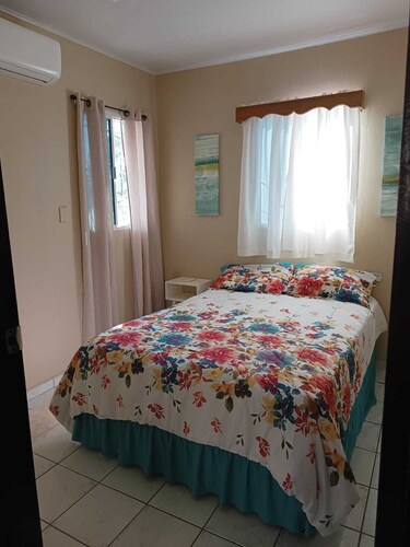 Delightful 1-bedroom house with AC in charming La Ceiba