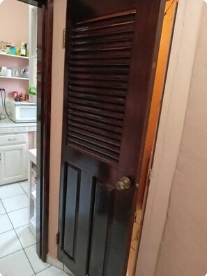 Interior - Delightful 1-bedroom house with AC in charming La Ceiba (La Ceiba)