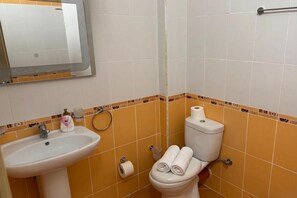 Shower, hair dryer, bidet, towels - Ionian Escape 002, Vlore, Albania (Vlore)