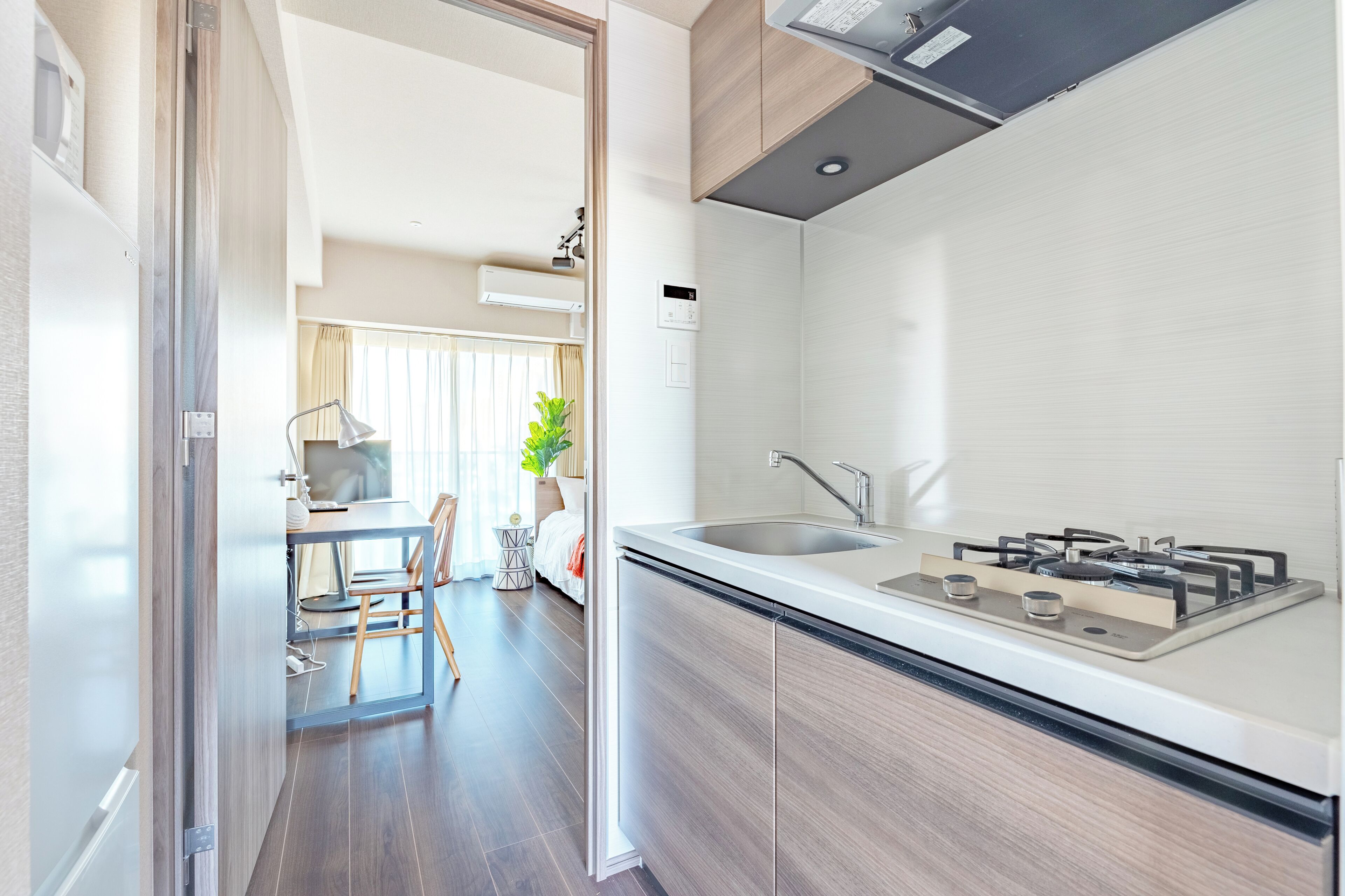 Fridge, stovetop, toaster, rice cooker