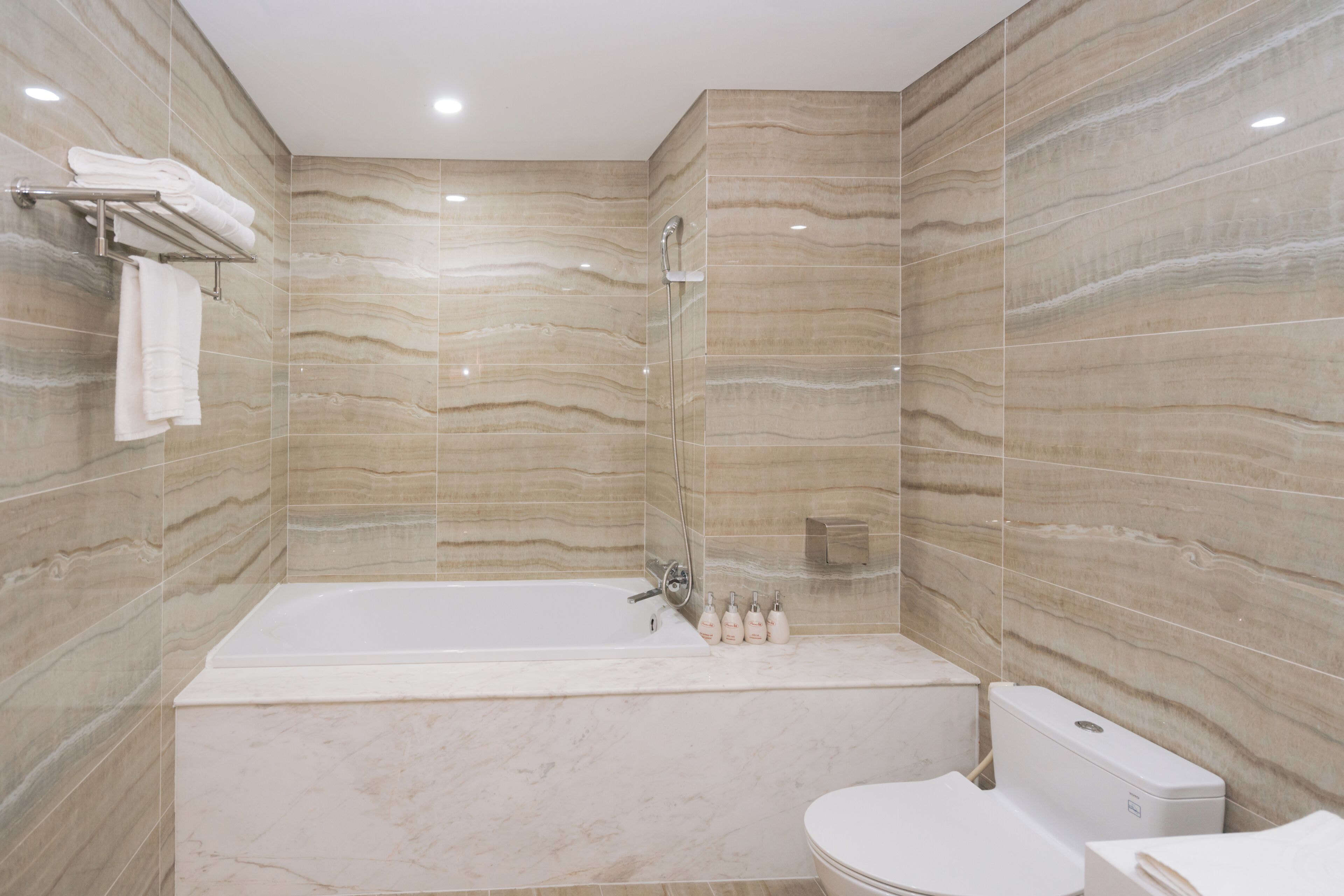 Family Apartment, Hill View | Bathroom