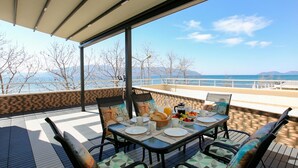 Outdoor dining - Beach Front Terace, Vlore, Albania (Vlore)