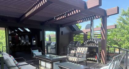 Backyard Garden Resort 7 Beds for a Max of 12 near Horseshoe Fall