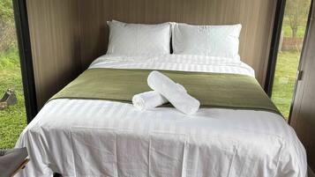 WiFi, bed sheets