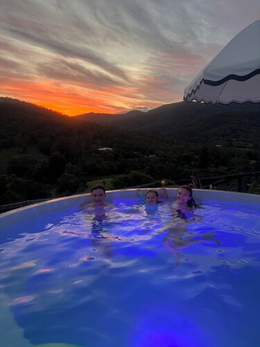 Macadamia Floral Farm and Farmstay, beautiful farmhouse in Laceys Creek