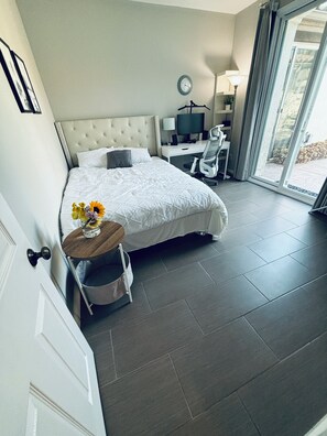 3 slaapkamers, een strijkplank/strijkijzer, wifi, beddengoed