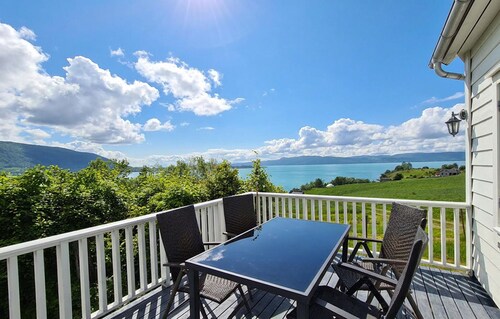 Awesome home in Rosendal with sauna