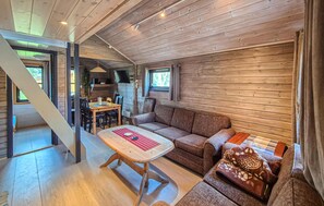Smart-TV, Kamin, Stereoanlage