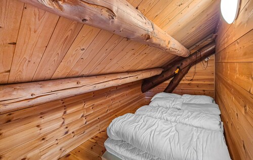 Nice apartment in Tjørhom with sauna