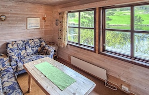 Smart TV - Stunning home in Tjørhom with sauna (Tjørhom)