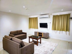 Living area - THE NADI SUITE (Nadi)