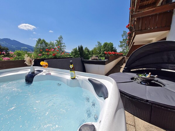 Outdoor spa tub - Familienhotel Lv Wen (Nesselwang)