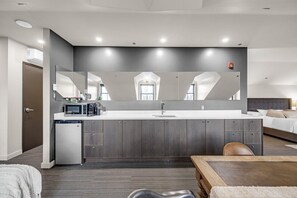 Room - The British Hotel (Gatineau)