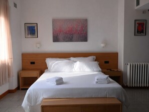 Room - Hotiday Bordighera (Bordighera)