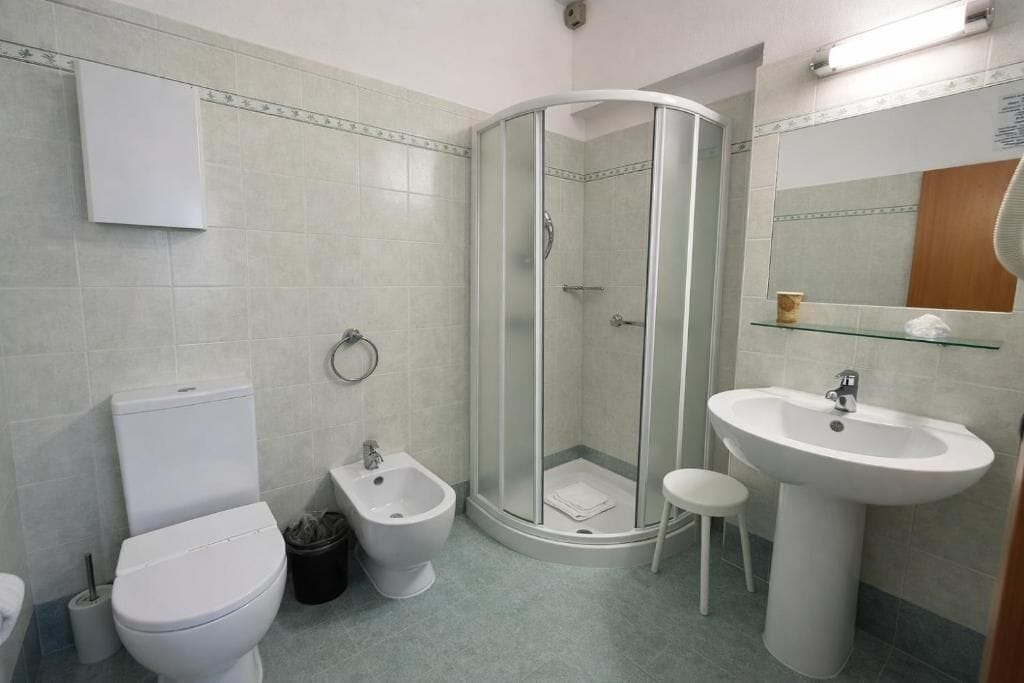 Standard-Doppelzimmer | Badezimmer