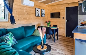 TV - Beautiful home in Radkow with WiFi (Radkow)