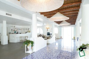 Interior entrance - Hotiday Vulcano Porto  (Lipari)