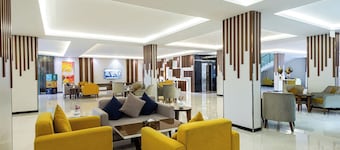 Al Qasr Al Maseef Khamis Mushit